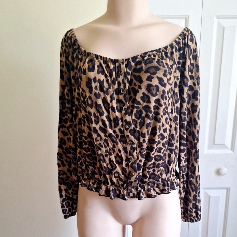 3/$20 H&M Leopard Print Button-Up Open Shoulder Blouse Size Large